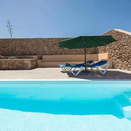 Casa Marisa With Heated Pool & Garden 別荘 ティンダヤ