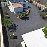 Casa Marisa With Heated Pool & Garden بيت للعطل