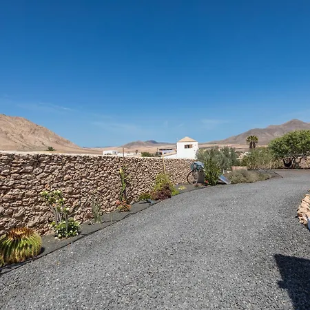 Casa Marisa With Heated Pool & Garden بيت للعطل