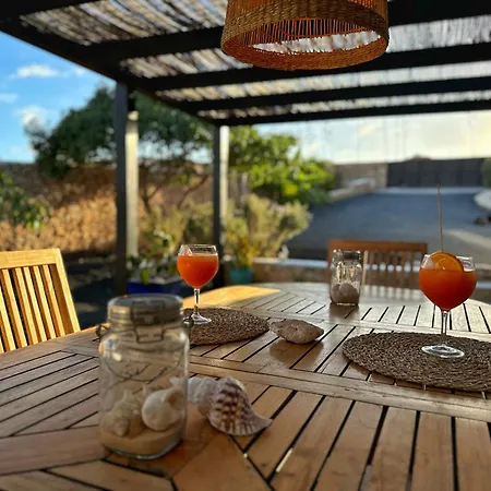 Casa Marisa With Heated Pool & Garden بيت للعطل تيندايا