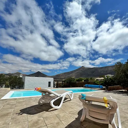 Casa Marisa With Heated Pool & Garden Сasa de vacaciones