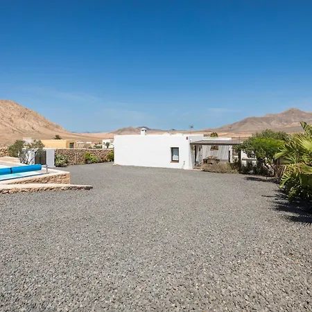 Dom wakacyjny Casa Marisa With Heated Pool & Garden *