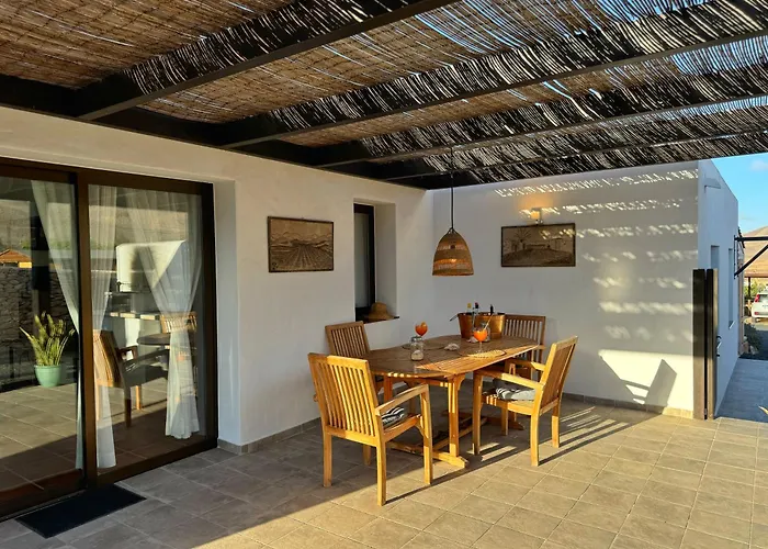 Dom wakacyjny Casa Marisa With Heated Pool & Garden Tindaya