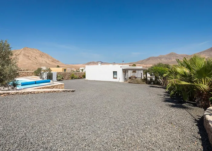 Dom wakacyjny Casa Marisa With Heated Pool & Garden *