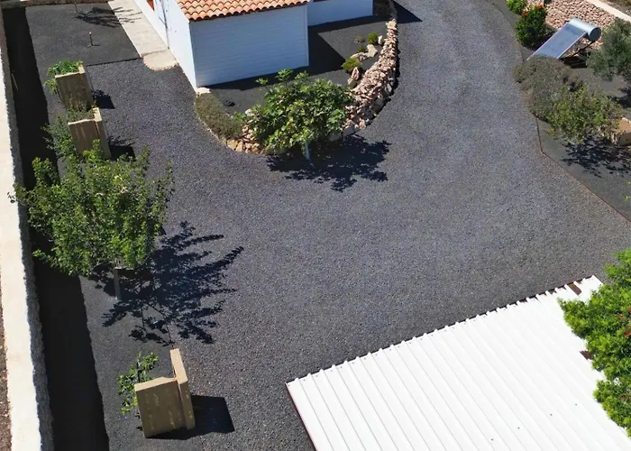 Casa Marisa With Heated Pool & Garden Dom wakacyjny