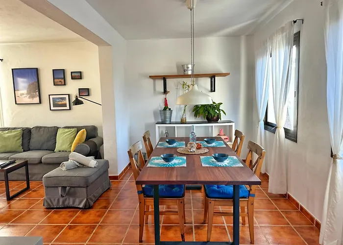 Casa Marisa With Heated Pool & Garden Dom wakacyjny *